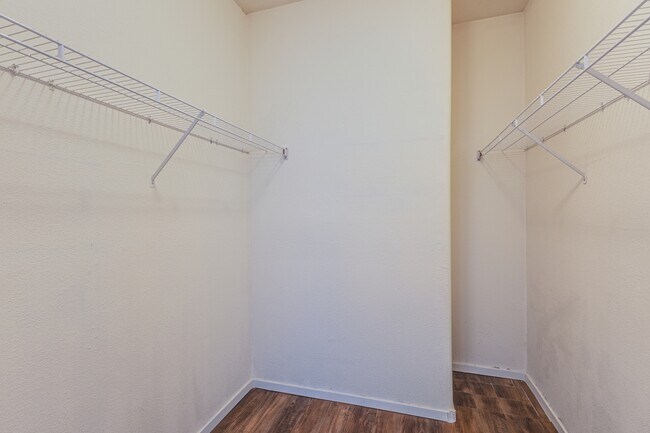 Building Photo - 8250 N Grand Canyon Dr