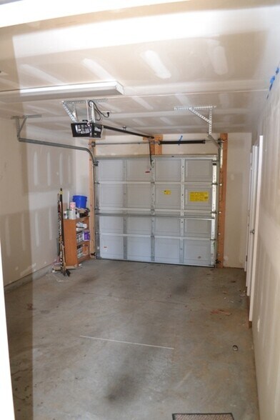 Building Photo - 1220 Twin Branches Way
