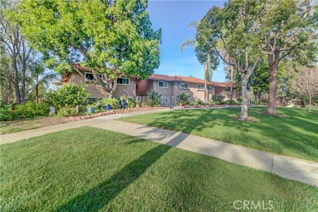 Building Photo - 881 Via Mendoza