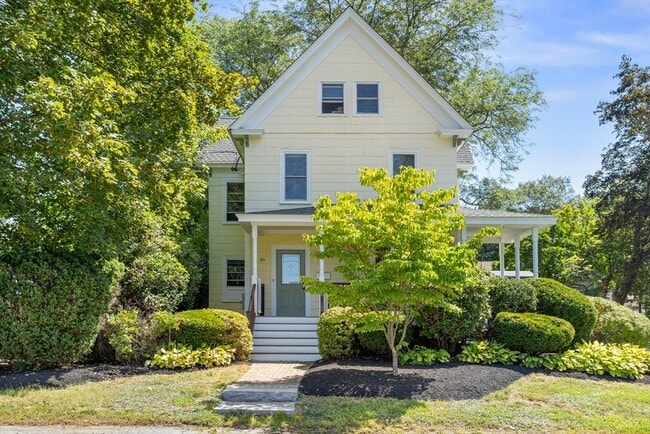 Primary Photo - 39 Bennett St