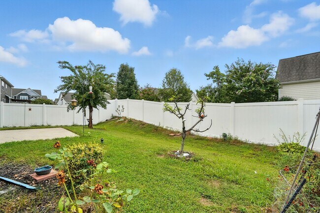 Building Photo - STUNNING HOME IN DESIRABLE MORRISVILLE-POO...