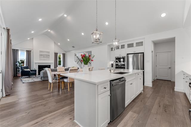 Building Photo - 1045 Bleriot Dr