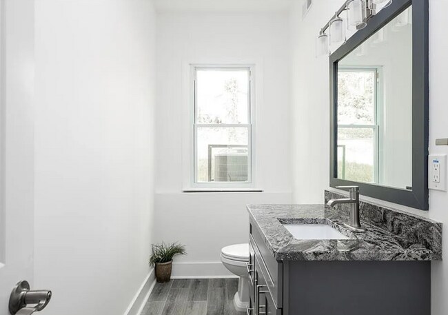 Building Photo - Spacious 5BR/3.5 BA Renovated Home Near Beltline with Off-Street Parking