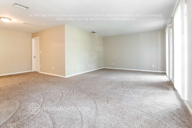 Building Photo - 10350 Bay Hills Dr