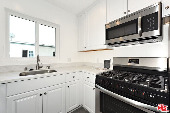 Building Photo - 4035 Inglewood Blvd