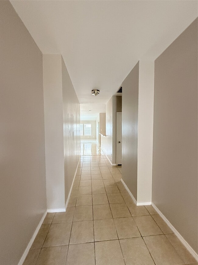 Building Photo - 12818 Magenta Oaks