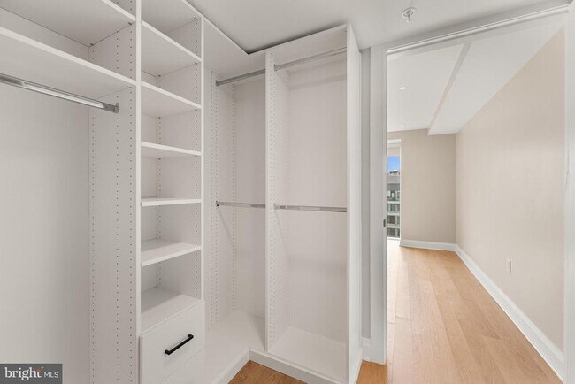 Building Photo - 925 N Fairfax St