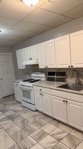 Building Photo - 841 E Philadelphia St