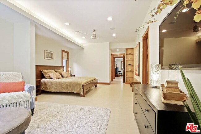 Building Photo - 130 S Arroyo Blvd