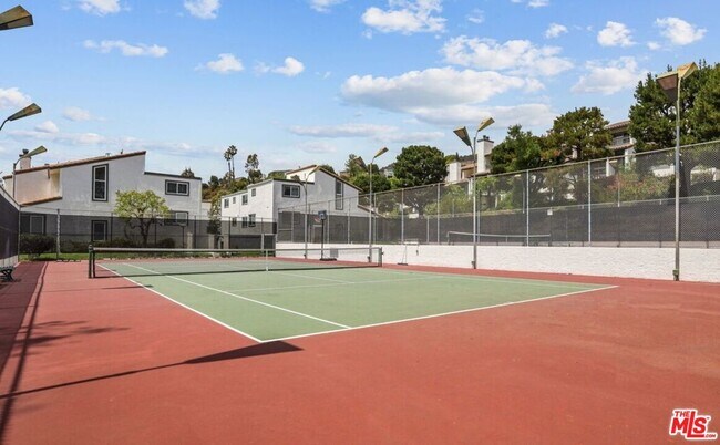 Building Photo - 17219 Palisades Cir