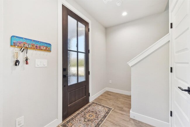 Building Photo - 25 Woodacre Dr