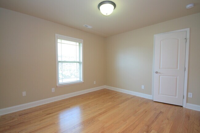 Building Photo - 239 Healey Dr
