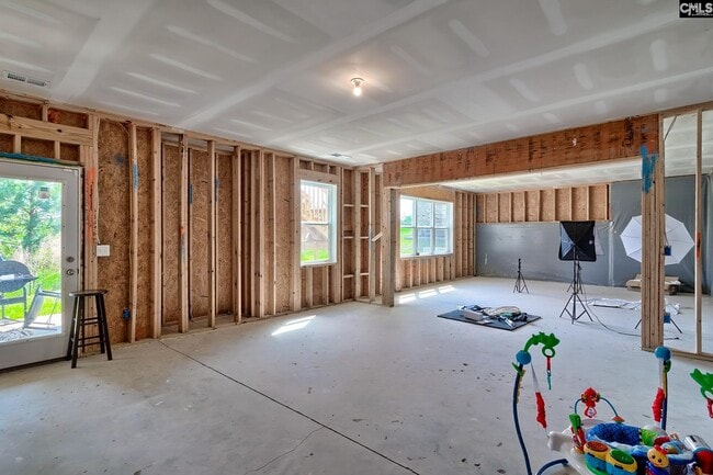 Building Photo - 558 Mahonia Rd