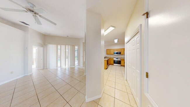 Building Photo - 4BR/4BA - POOL HOME     Calabay Park at To...