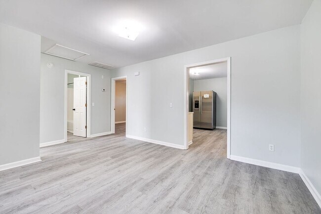 Building Photo - 803 Ash St Ext