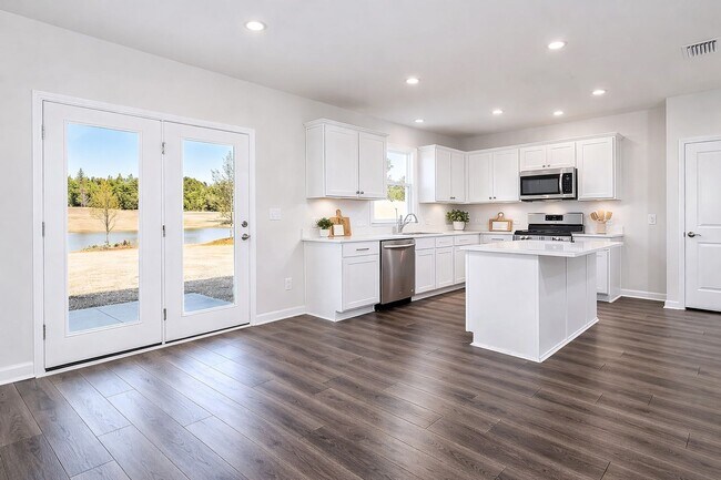 Building Photo - 3 bedrooms, 2 1/2 bathrooms in Richmond Hill's Heartwood Community