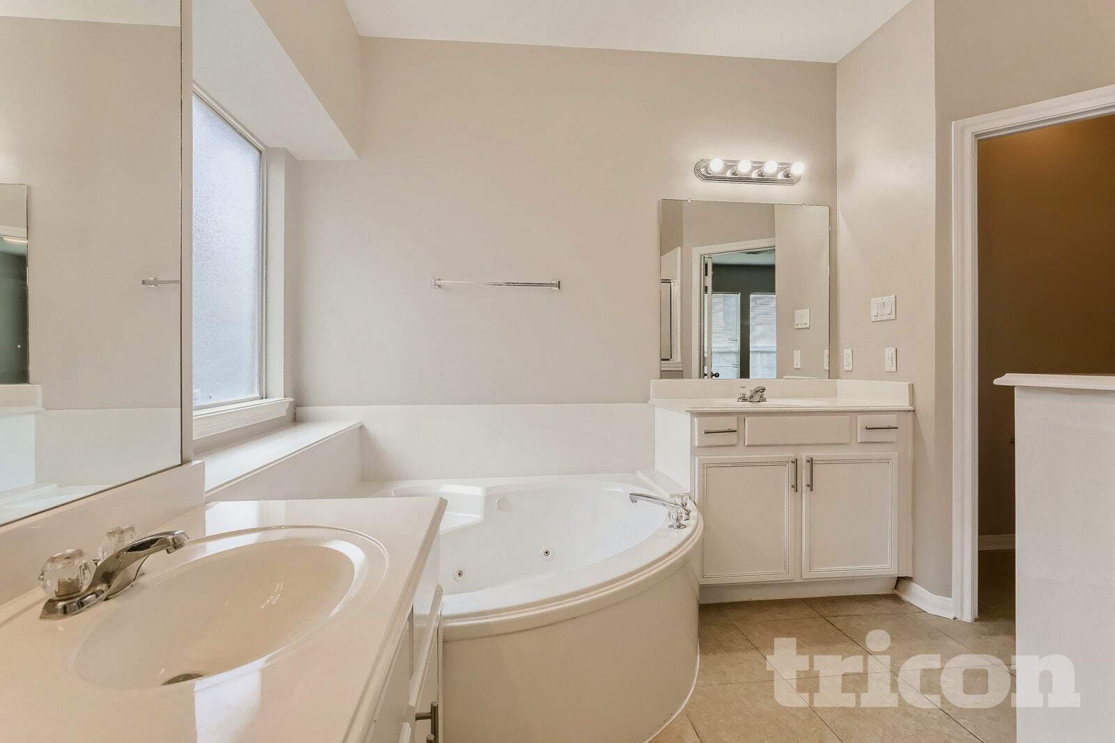 Building Photo - 4015 Camelia Glen Ln