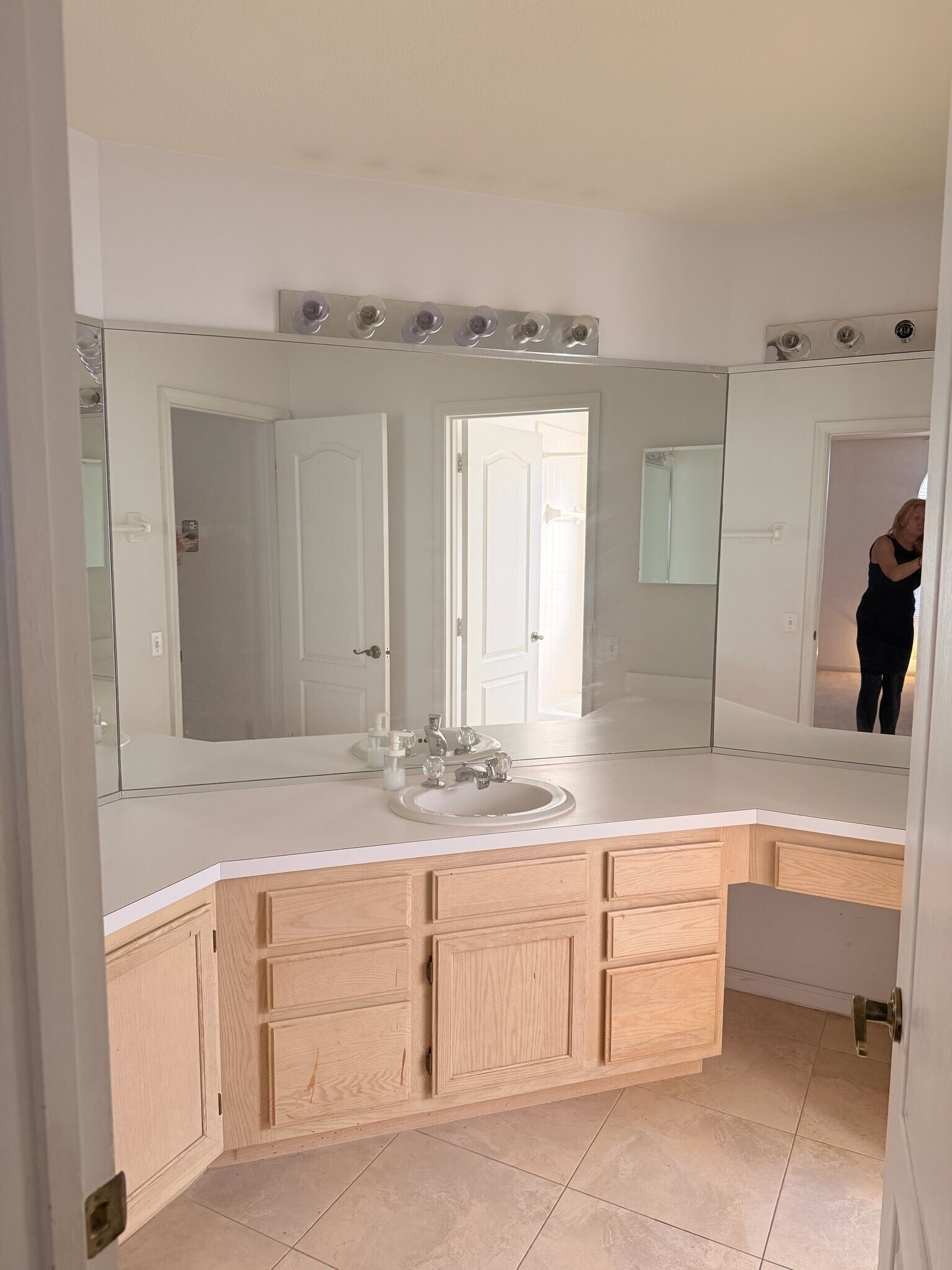 Building Photo - 3624 Idle Hour Dr