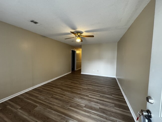 Building Photo - Condo for Rent