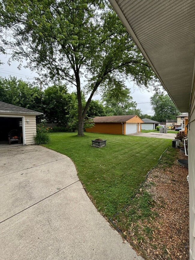 Building Photo - Spacious 3-Bedroom Home in Timmerman West,...