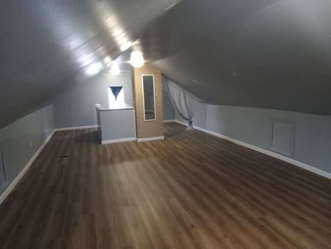 Building Photo - Gorgeous house walking distance from Biltmore Village available now!