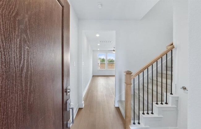 Building Photo - 1955 Settlers Glen Dr