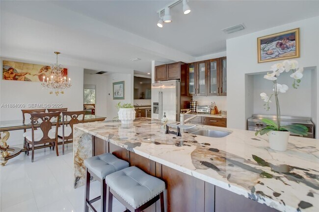 Building Photo - 2601 NE 11th Ct