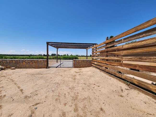 Building Photo - 1535 Vajillo Ln