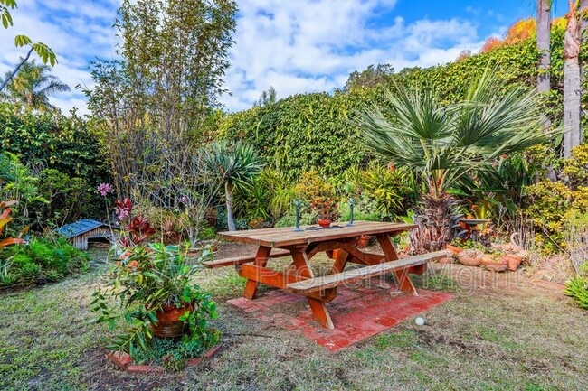 Building Photo - 754 Del Riego Ave