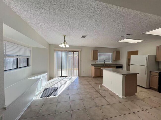 Building Photo - 905 Justeford Dr