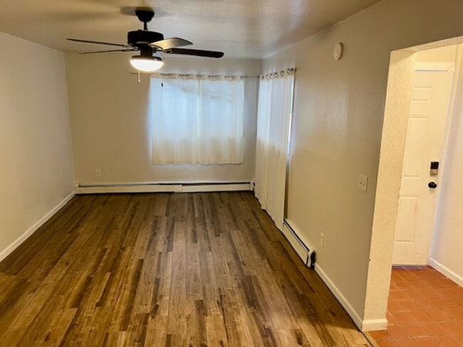 Building Photo - Midtown 3 Bed Apt. w/ 2 Car Garage