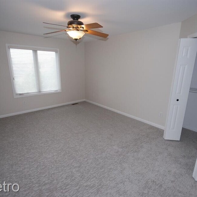 Building Photo - 5121 Parkgate Dr