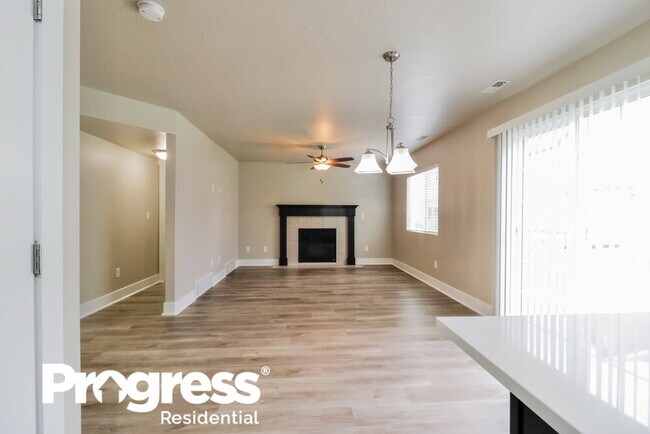 Building Photo - 574 S 2250 W