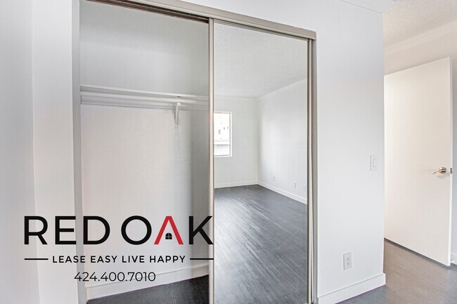 Building Photo - 1522 N Formosa Ave