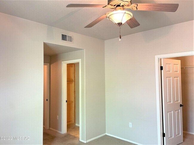 Building Photo - 7050 E Sunrise Dr