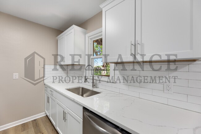 Building Photo - 416 Alexander Dr