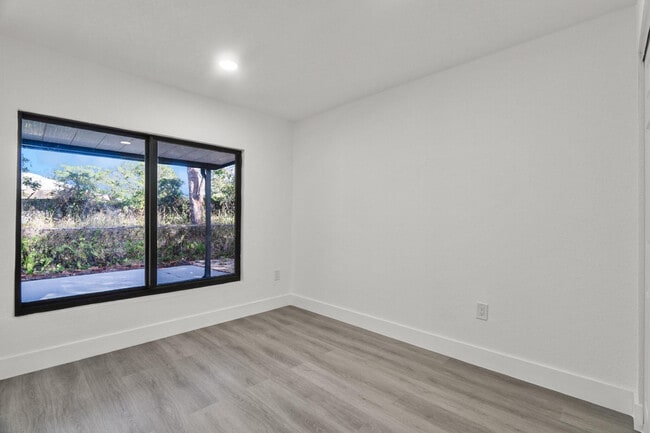 Building Photo - 20731 NW 41st Ave