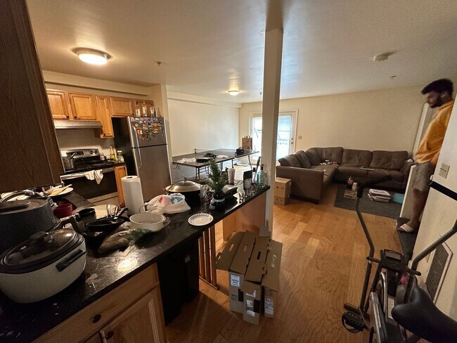 Building Photo - 12/1 No Fee! Huge Lower Allston townhouse 5BR/2.5BA!