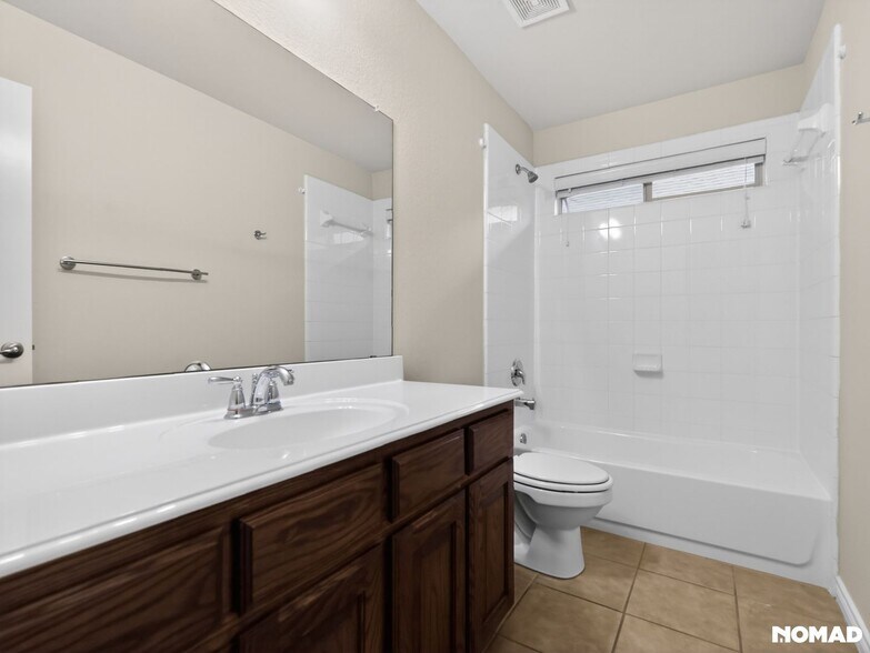 Building Photo - 2131 Colby Ln