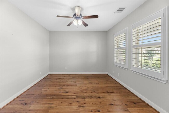 Building Photo - 4857 Dutton Lake Dr
