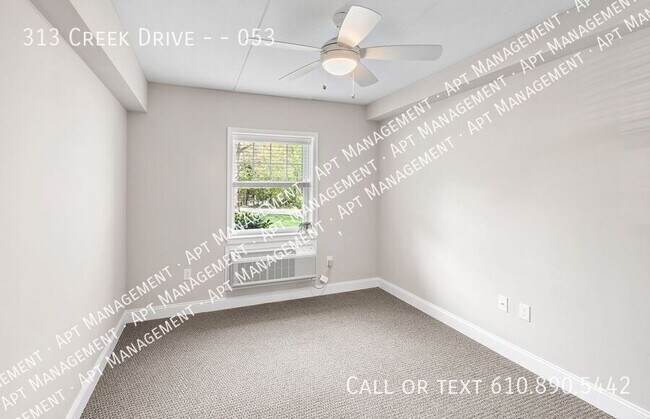 Building Photo - 313 Creek Dr