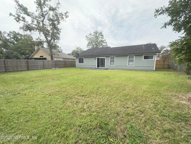 Building Photo - 8475 Seton Ct