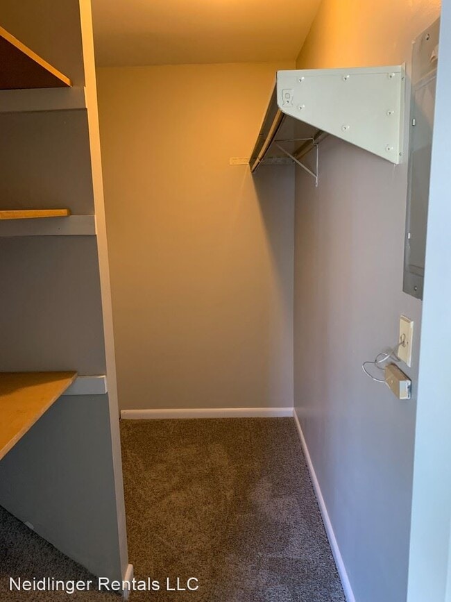 Building Photo - 401-479 Garden Dr