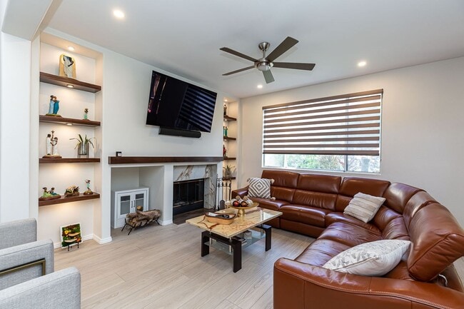Building Photo - ***CHARMING CHULA VISTA 4/2 HOME, PET FRIE...