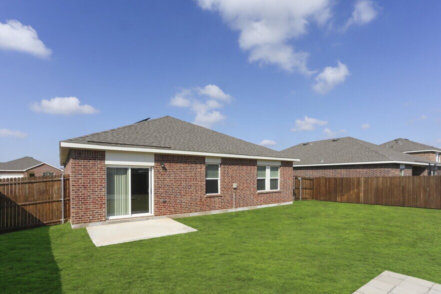 Building Photo - 7015 London Fog Dr