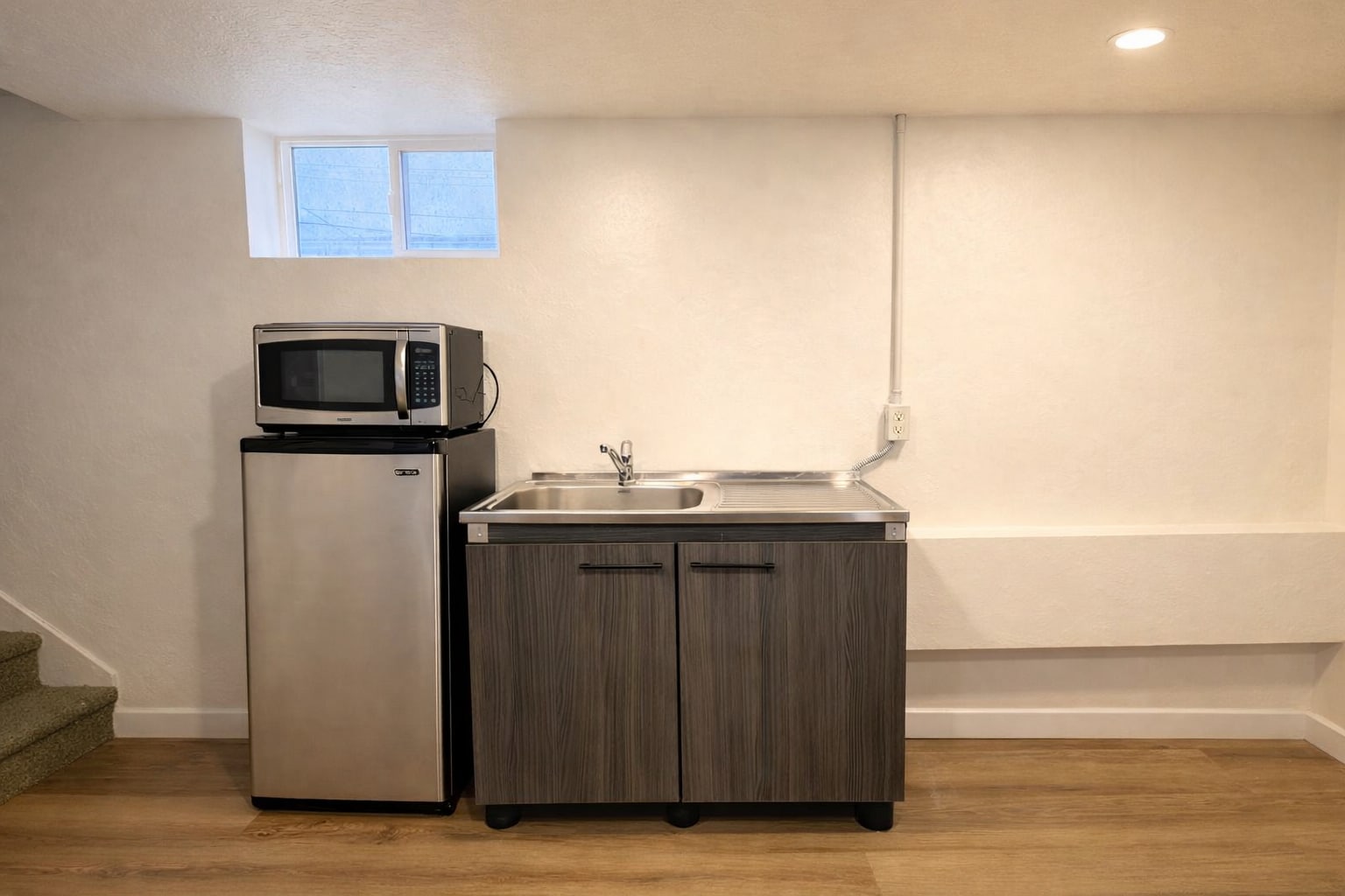 Building Photo - 3180 S Breeze Dr