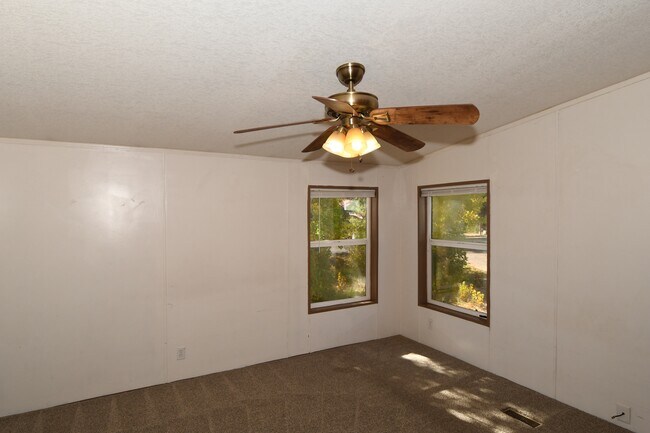 Building Photo - 2753 Mesa Trail