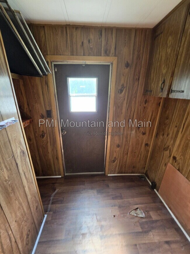 Building Photo - 5 Misty Mountain Way