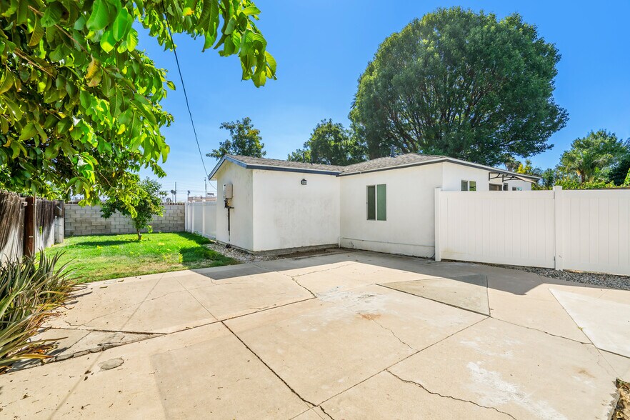 Building Photo - 6714 Amigo Ave