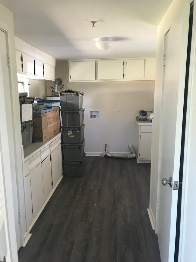 Building Photo - 1925 Roosevelt Blvd